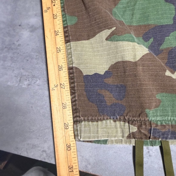 Vintage US Military Cargo Pants Mens 33x30 Woodland Camo Distressed Trousers - Picture 6 of 12